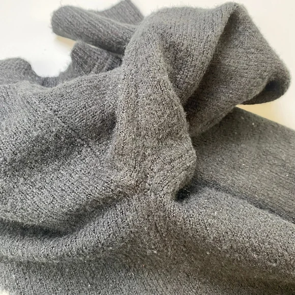 Women's Love & Legend Black & White Unicorn Crew Neck Sweater Plus 1X Fuzzy Soft - Picture 12 of 13